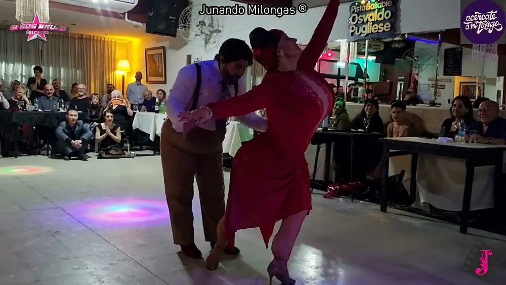 Video thumbnail for CLAUDIO GONZALEZ & JULIA URRUTY || Los Gorditos bailan "El Torito"