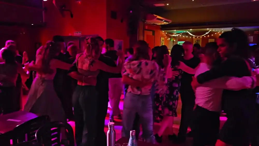 Video thumbnail for Milonga Muy Lunes Tango, Buenos Aires, Argentina (20. 1. 2025) ~ DJ Alejandro Lencina #1