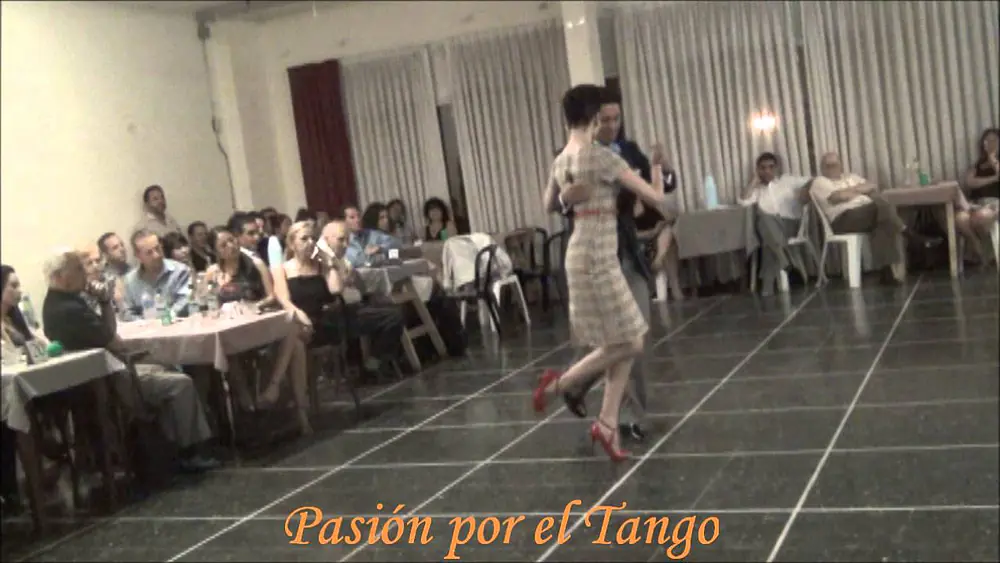 Video thumbnail for AYELÉN URRUTIA y MARTÍN VICENTE Bailando el Tango EL FLETE en FLOREAL MILONGA