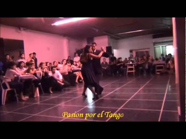 Video thumbnail for PAOLA SANZ y FACUNDO DE LA CRUZ bailando el tango COLOR CIELO en FLOREAL MILONGA