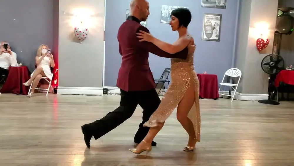 Video thumbnail for Argentine tango: Adriana Salgado & Orlando Reyes - Orlando Gogni
