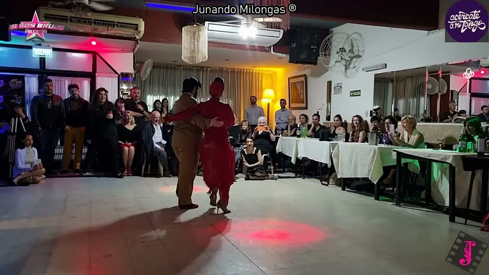 Video thumbnail for CLAUDIO GONZALEZ & JULIA URRUTY || Los Gorditos bailan "La Cumparsita"