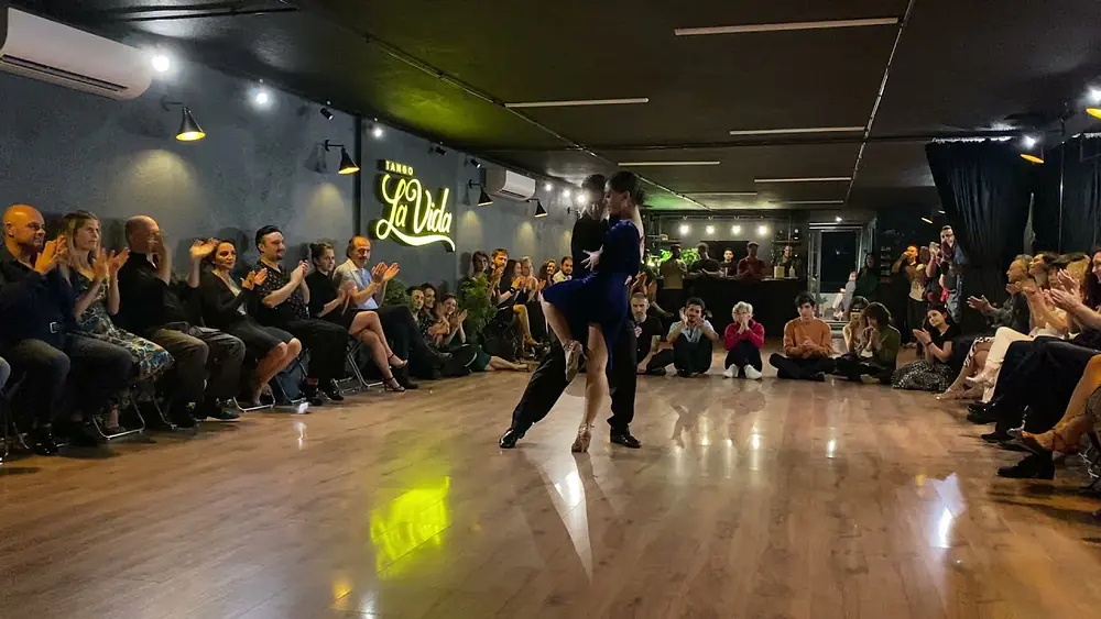 Video thumbnail for Batuhan Boy & Nida İnceoğlu - Felicia