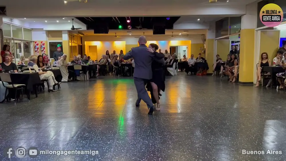 Video thumbnail for Guillermina Quiroga y Mariano Logiúdice - Milonga Gente Amiga - 23/DIC/2023 (3/3)