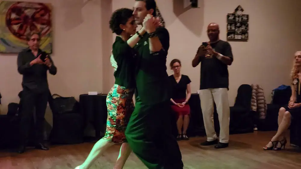 Video thumbnail for Argentine tango class - Ganchos: Florencia Borgnia & Marcos Pereira: Cachirulo