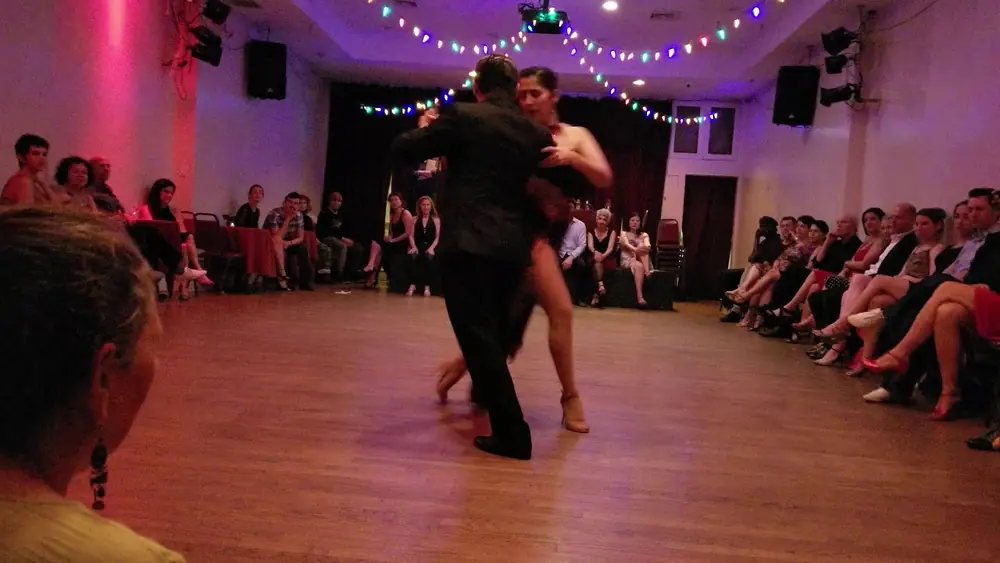 Video thumbnail for Argentine tango: Carlos & Maureen Urrego - La Serenata de Ayer