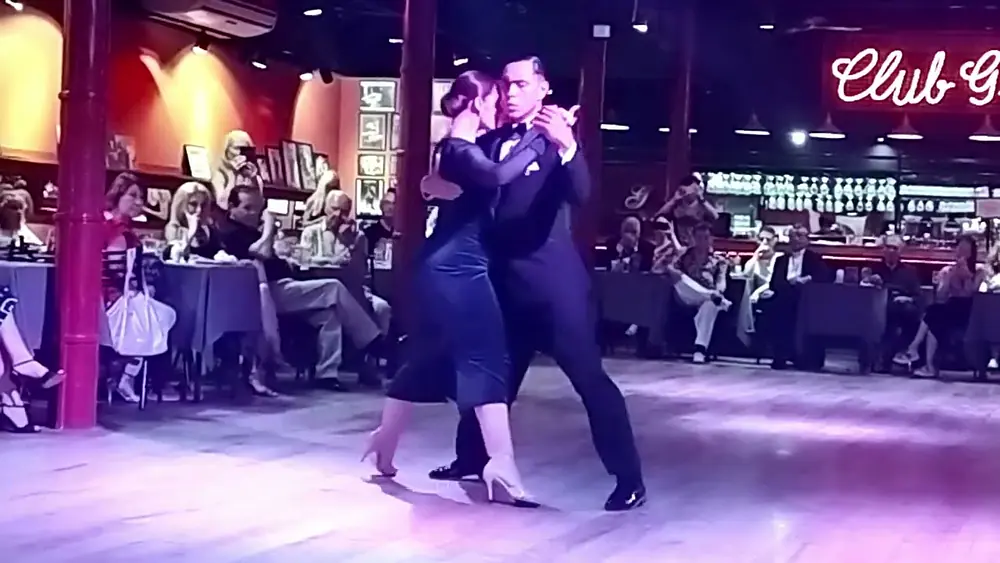 Video thumbnail for Suyay Quiroga & Jonny Carvajal - Mi Tango es Triste