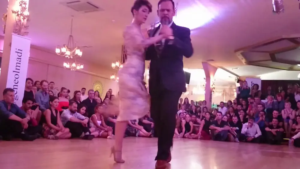 Video thumbnail for Fabian Peralta & Josefina Bermudez Avila. La Bruja / J. D'Arienzo. İstanbul Express Tango Fest 2018