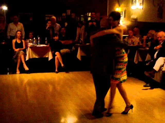 Video thumbnail for 2014 marzo, Ricardo Suarez y Tati Caviglia, Mano brava