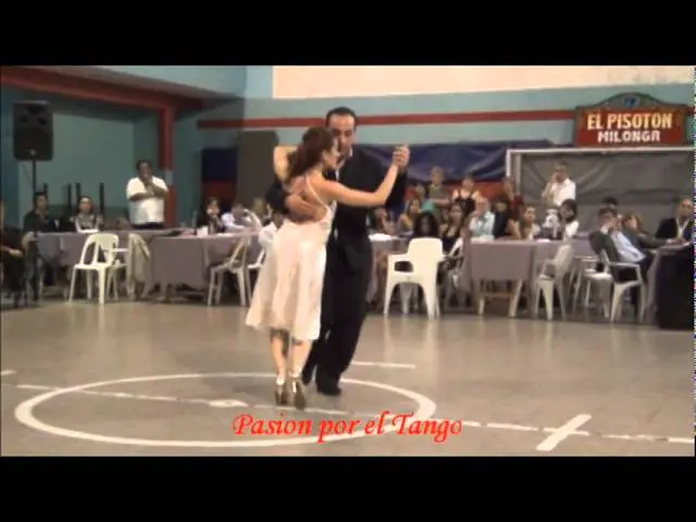 Video thumbnail for PAOLA TACCHETTI y JOSE LUIS FERRARO bailando el Vals PASION en la MILONGA EL PISOTON