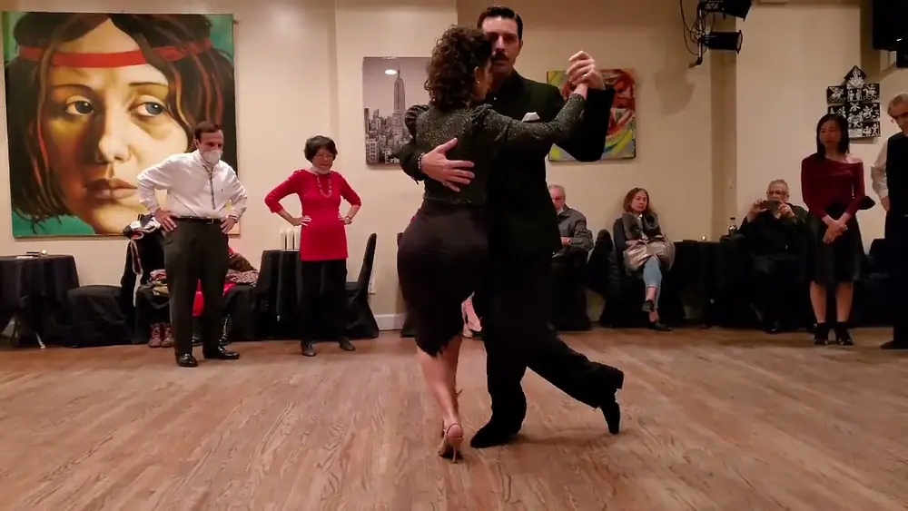 Video thumbnail for Argentine tango lesson: Florencia Borgnia & Marcos Pereira @ Tango La Nacional