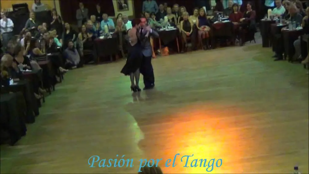 Video thumbnail for AURORA LUBIZ y JONATHAN SPITEL Bailando la Milonga AL GALOPE en YIRA YIRA MILONGA