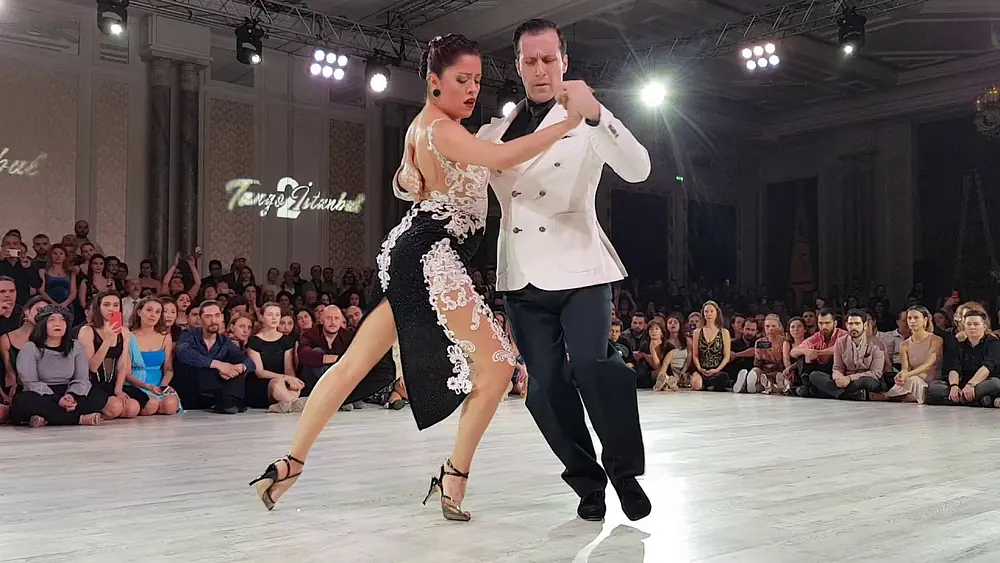 Video thumbnail for Facundo Pinero & Vanessa Villalba Çırağan Saray 3/4