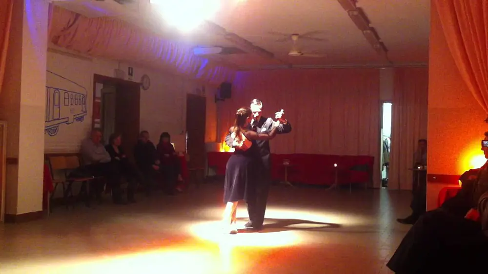Video thumbnail for Malvina Gili y Sebastián Zánchez - Cafè Dominguez - in Tangueria 2011 - 18 November (1)
