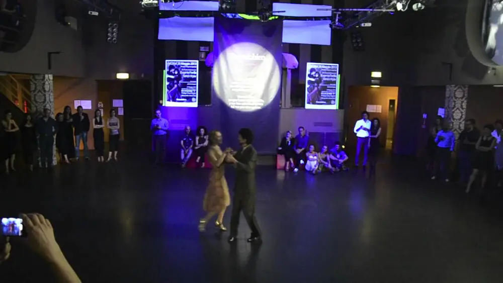 Video thumbnail for 24 Maggio 2013 Area21 con Eugenia Parrilla e Yanick Wyler 01
