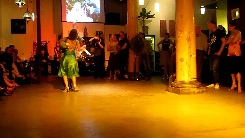 Video thumbnail for Aoniken Quiroga & Vanessa Fatauros in LA BRUJA (3) Milonga