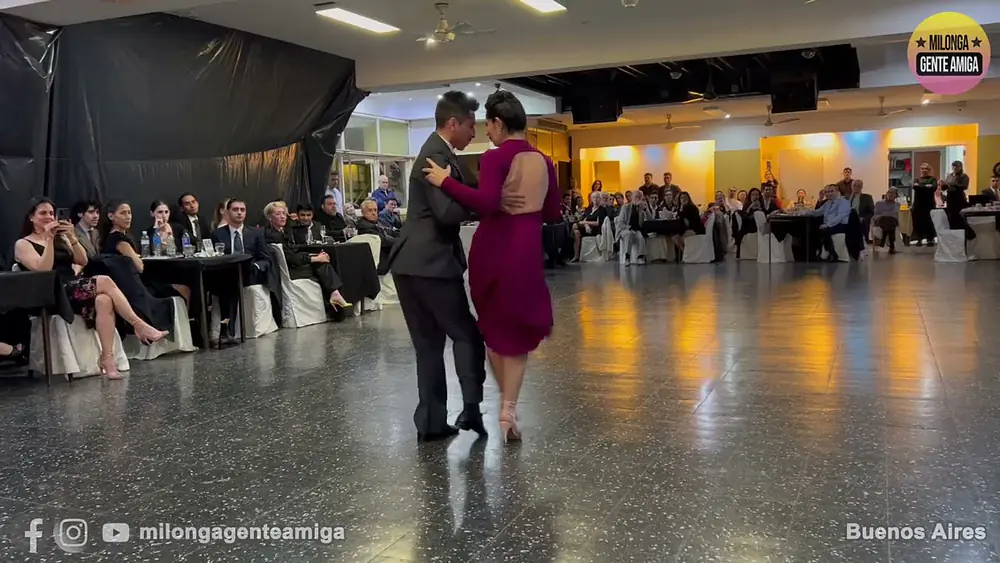 Video thumbnail for Daniel Barria y Krishna Olmedo - Milonga Gente Amiga - 24/SEP/2023 (3/3)