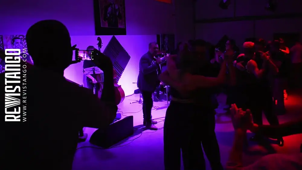 Video thumbnail for #17 TANGO BARDO en JUERNES Milonga | Roberto Minondi | Orquesta Tanguera Live | Fernando Carrasco