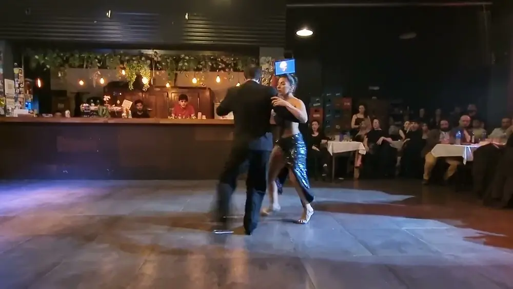 Video thumbnail for Johanna Aranda y Lautaro Peyrelongue 2/2 A La Parrilla