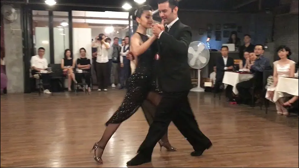 Video thumbnail for Pelin & Miguel Calvo - Campo Afuera (Milonga)
