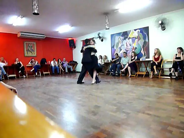 Video thumbnail for Gustavo Soto e Juliana Maggioli - Tango Baires 11-11-2011 - 3 de 4