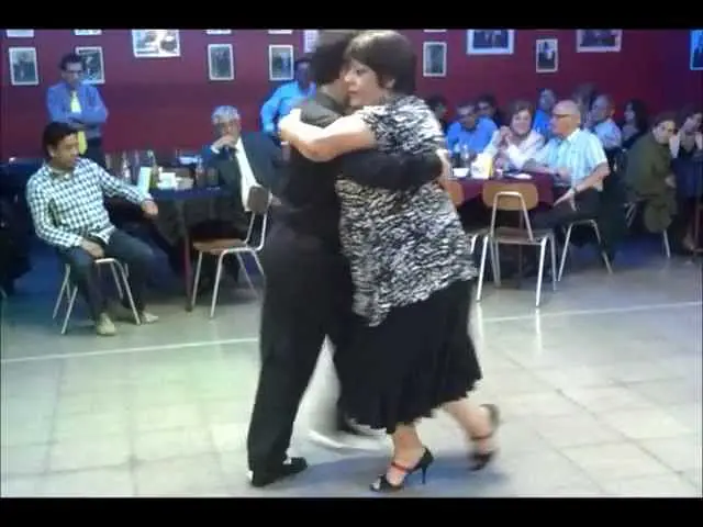 Video thumbnail for Patricia Mori y Felipe Zarzar bailando La Carcajada en la milonga Garufa