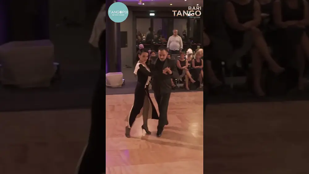 Video thumbnail for BARI TANGO CONGRESS '24 - Julián Vilardo & Laia Barrera dance Juan D'Arienzo - Milonga del Recuerdo