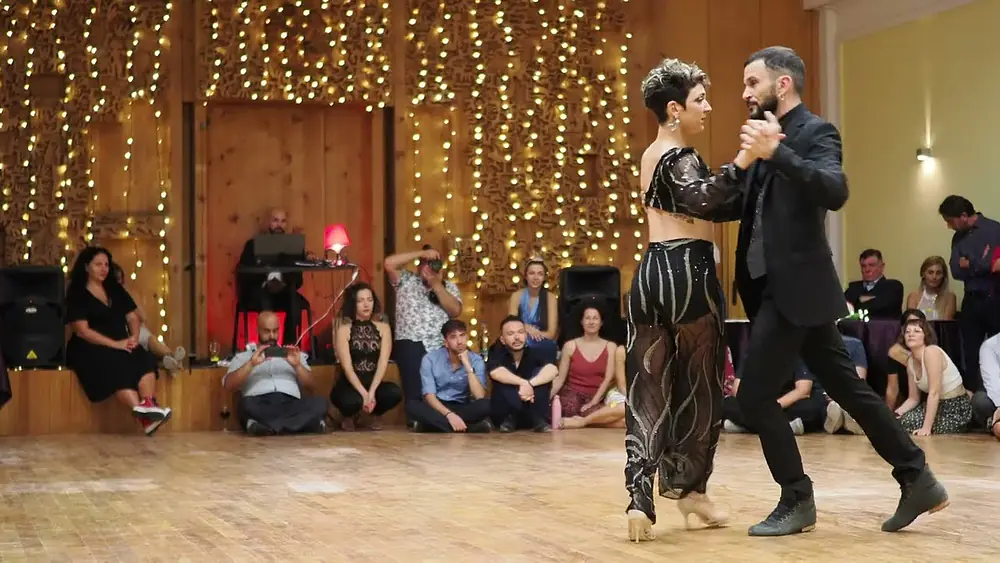 Video thumbnail for Bruno Tombari & Rocio Lequio @ STW 2/4