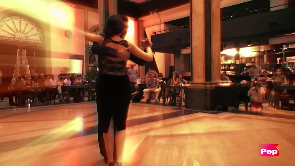 Video thumbnail for Clara Silveira & David Samaniego at BCN Tango Station