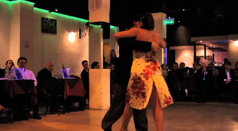 Video thumbnail for Karina Colmeiro y Claudio Corte - Porteño y bailarin mayo 2014