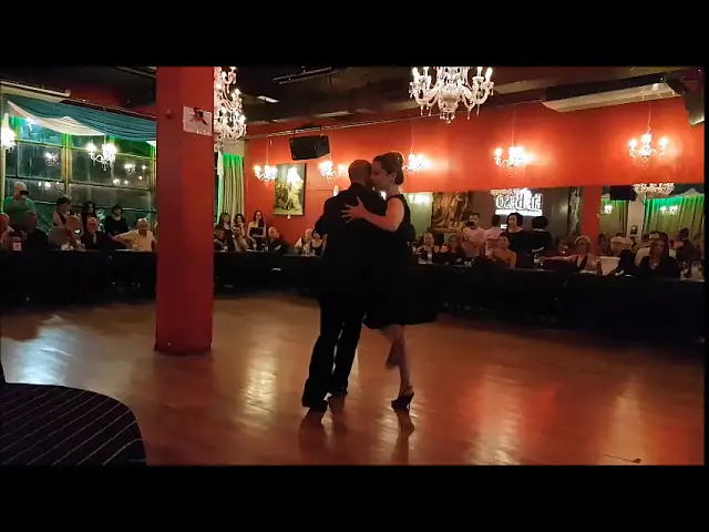 Video thumbnail for Milonga de los Domingos - 28/10/2018 - Ricardo Viqueira y Maria Plazaola  / 2 de 3