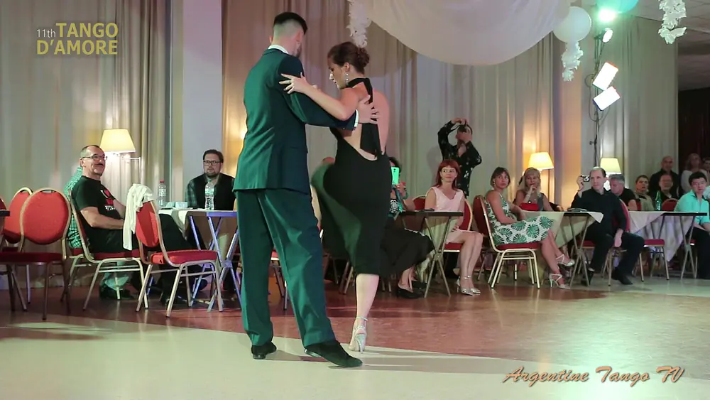 Video thumbnail for Anna Tikhomirova y Sergey Omelyanenko - (1/3) - Tango d'Amore Festival, Odessa 2019 - 26-07-2019