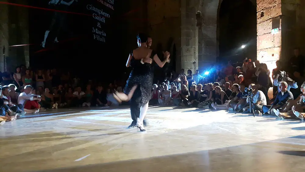 Video thumbnail for Esibizione di Gianpiero Galdi e Maria Filali in Café De Los Angelitos Octeto Tibidabo