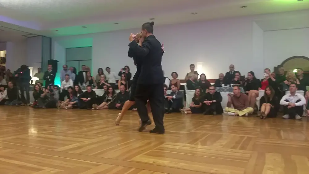 Video thumbnail for Sebastian Arce y Mariana Montes Bari Tango Congress 2017 1-4