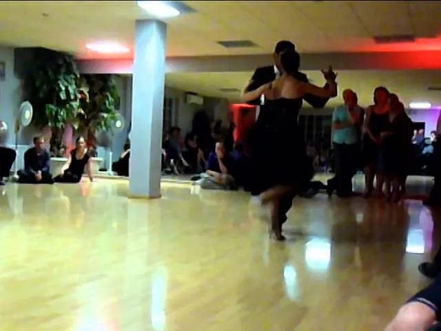 Video thumbnail for Extravadanse - Hernan Rodriguez y Florencia Labiano