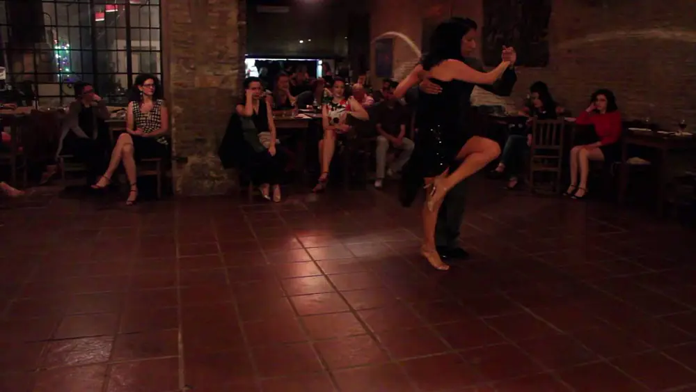 Video thumbnail for Rauli Choque y Julieta Qüesta - 10/9/2016 - La Cachivachería 4/4