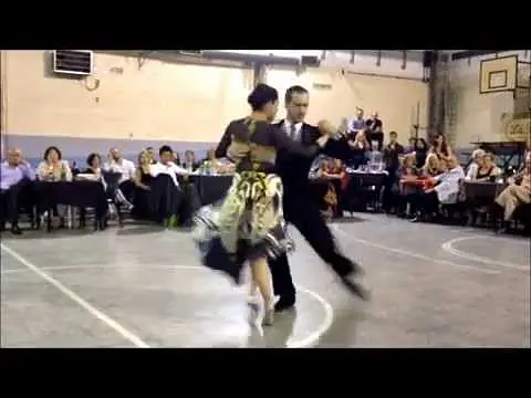 Video thumbnail for Vanesa Villalba & Facundo Piñero en Milonga Malena Sunderland Club 2/4