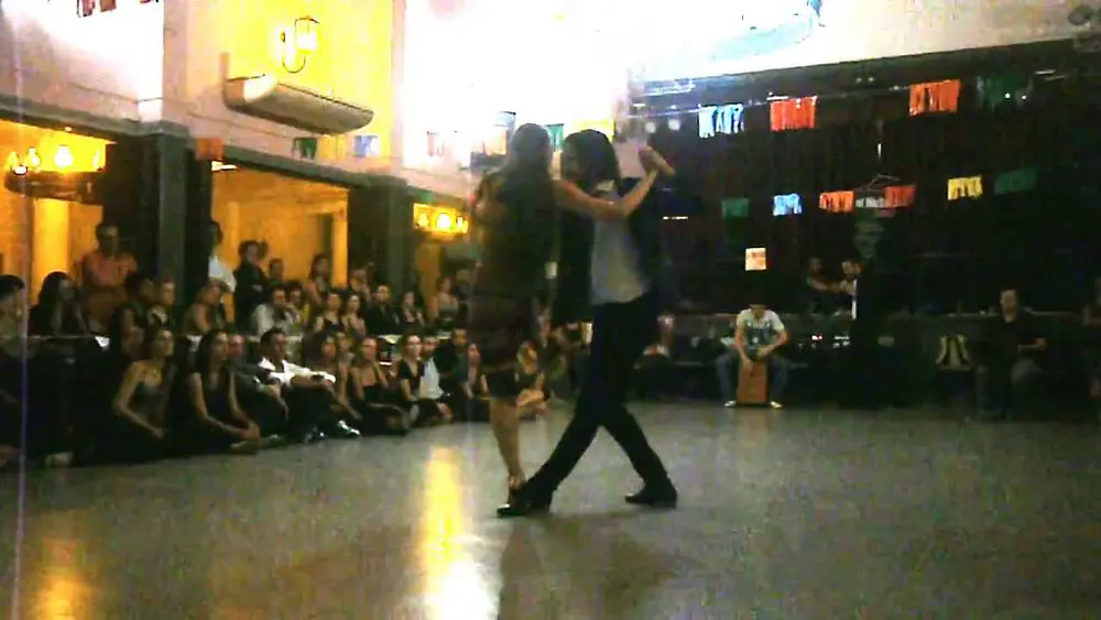 Video thumbnail for Natasha Lewinger y Pedro Farias en el Motivo Tango, 15/4/13