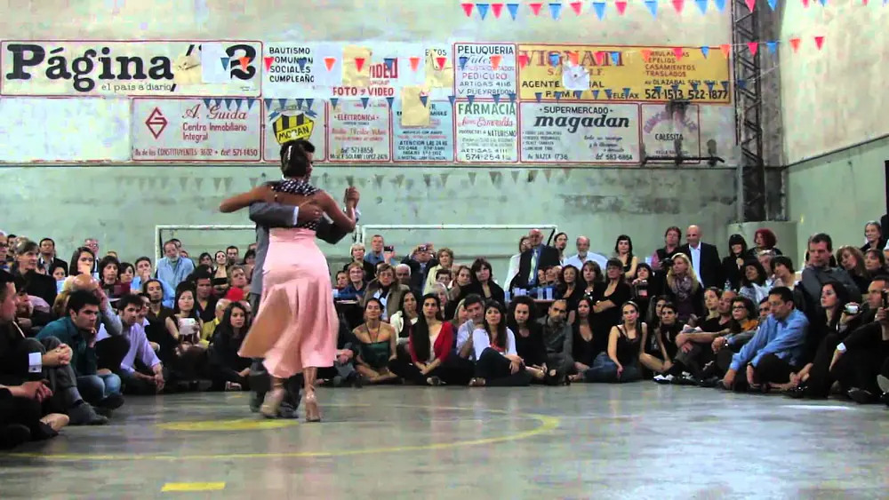 Video thumbnail for Roxana Suarez y Sebastian Achaval en Milonga del Morán 16/08/2014 (1/5)