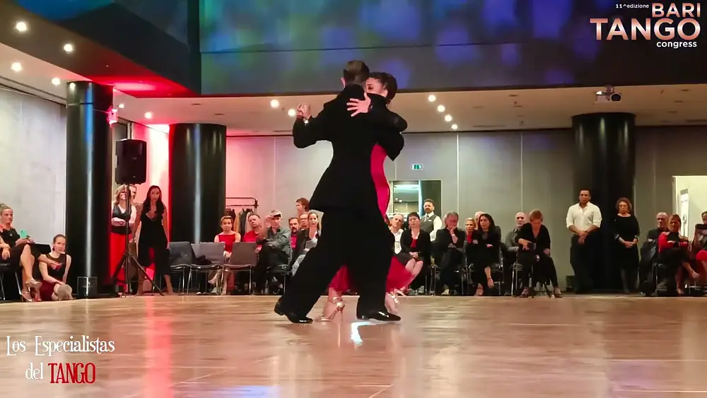 Video thumbnail for Bruna Estellita y Julian Sanchez @ Bari Tango Congress 2023_2/3