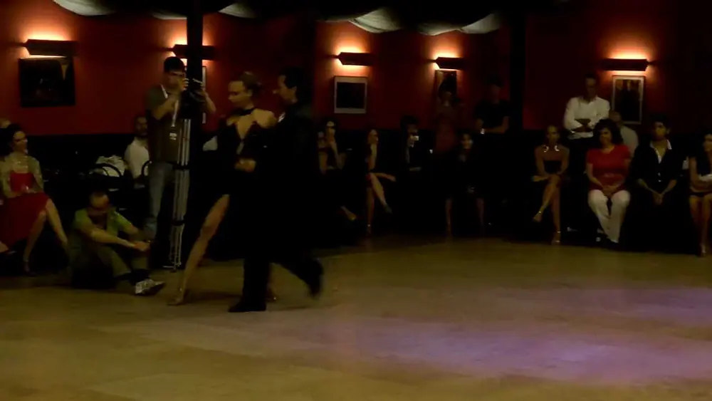 Video thumbnail for Mariana Casagrande y Daniel Oviedo - "Al Galope"