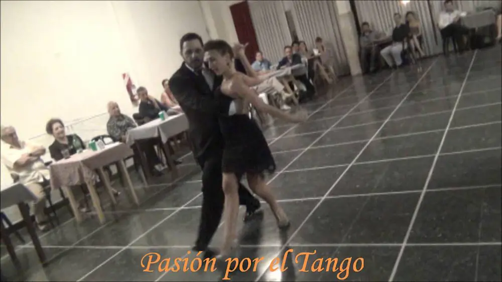 Video thumbnail for ANA CLARA MIGONI y LUIS ROMERO BERRUTI Bailando la Milonga LA CICATRIZ en FLOREAL MILONGA