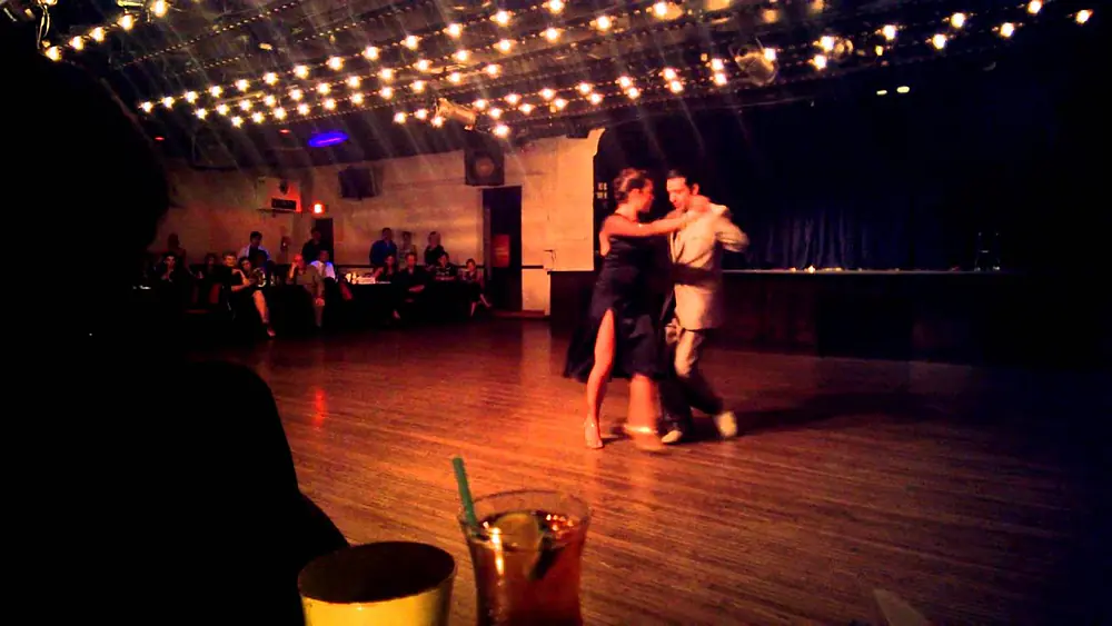 Video thumbnail for Facundo de la Cruz and Pao Sanz 2012 Tango Salon world champions perform at Tango Mio.