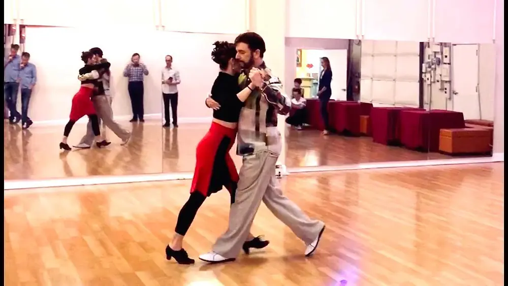 Video thumbnail for Gustavo & Jesica Hornos Tango Turn with Musicality Demo