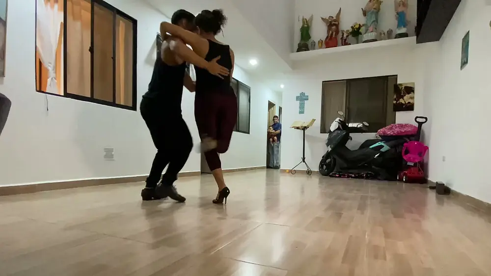 Video thumbnail for Tango - Juan Vargas y Paulina Mejía