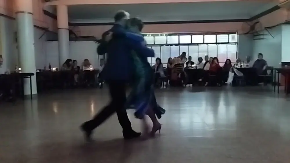 Video thumbnail for Aurora Lubiz y Claudio González bailan Ficha de Oro