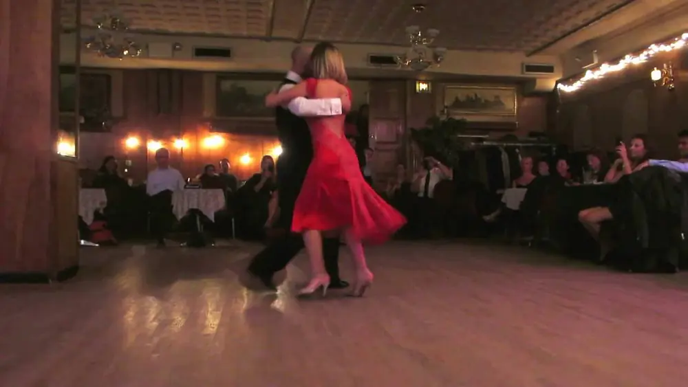 Video thumbnail for Lorena Gonzalez & Gaston Camejo @ LA MILONGA ROSA . Friday, October 14, 2016