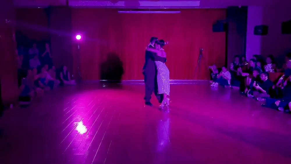 Video thumbnail for Jonathan Saavedra y Clarisa Aragon - Hoy Al Recordarla at Shanghai