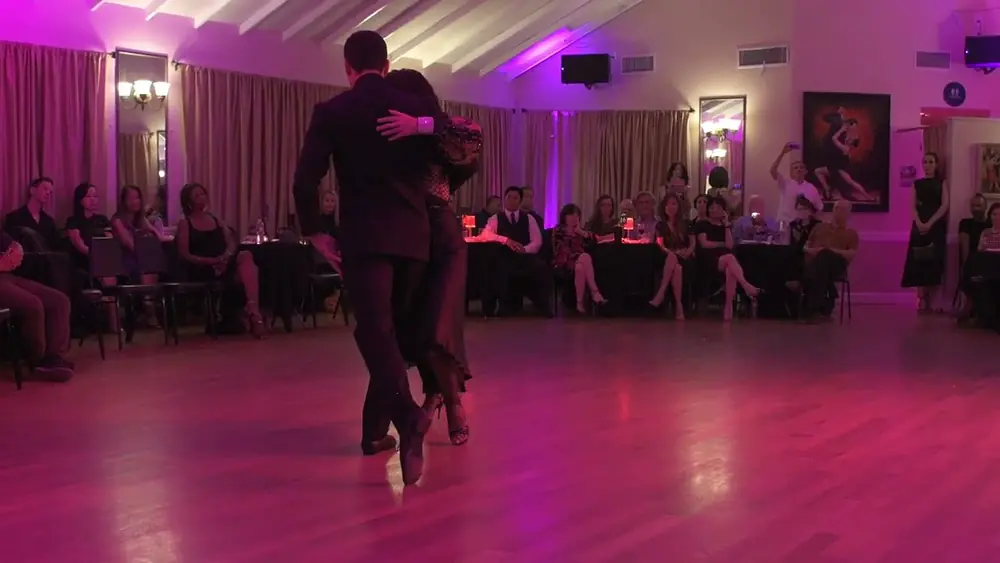 Video thumbnail for Marcela Duran and Pablo Moyano at Milonga Corazón 3/3
