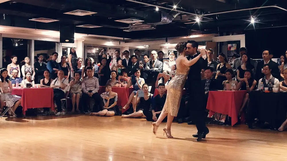 Video thumbnail for Juan Martín Carrara y Stefanía Colina,Tango Xtreme, 19 May 2018, Hong Kong (2/4)
